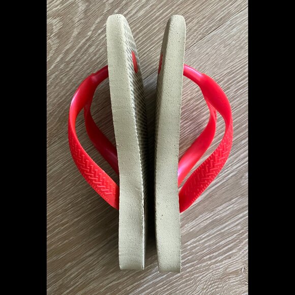 Havaianas Girl's Flip Flops Flores and lady bug pattern US Size 13C 1Y EU 31 32 - Picture 4 of 8